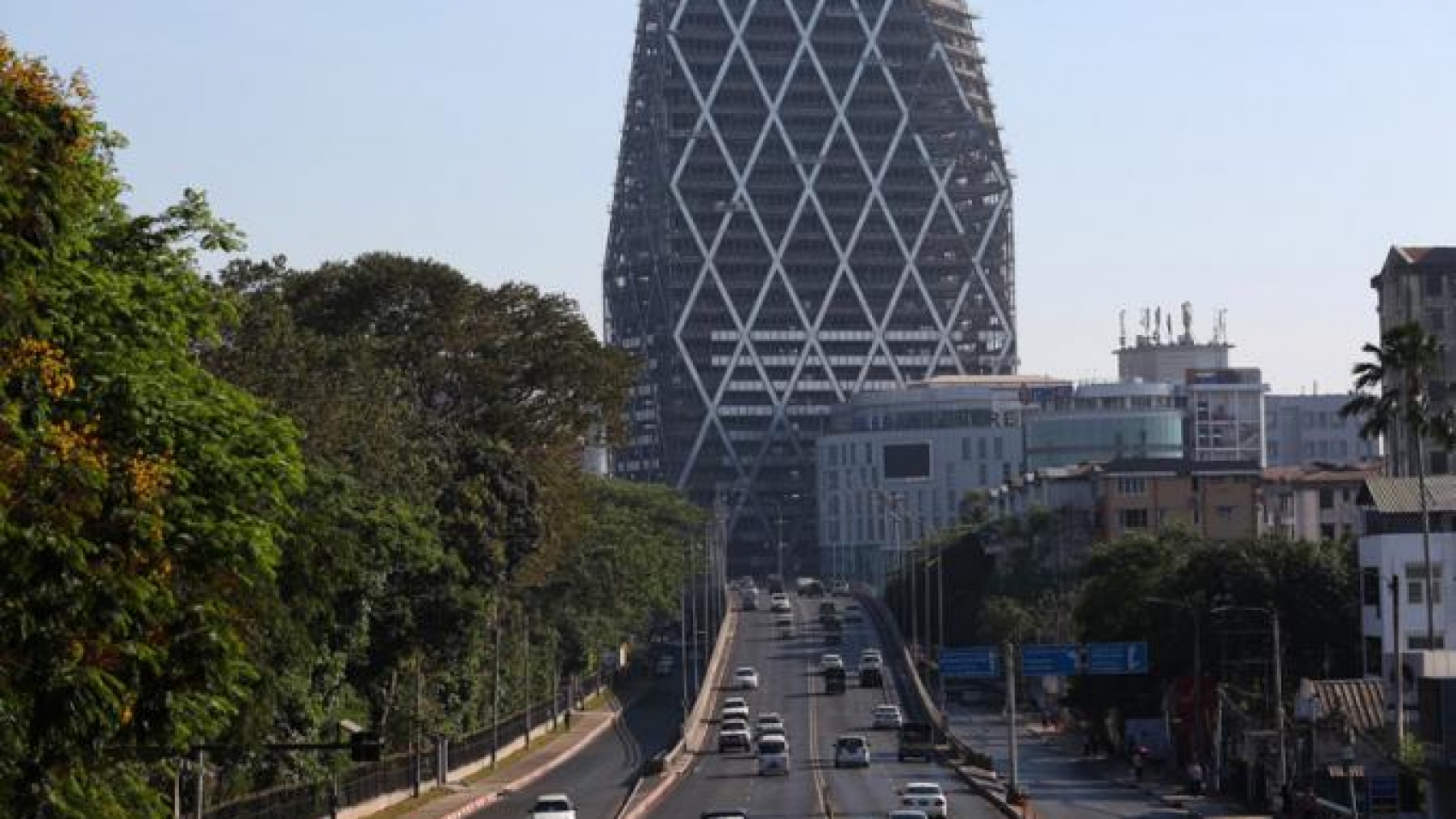 high-rise-commercial-building-in-yangon