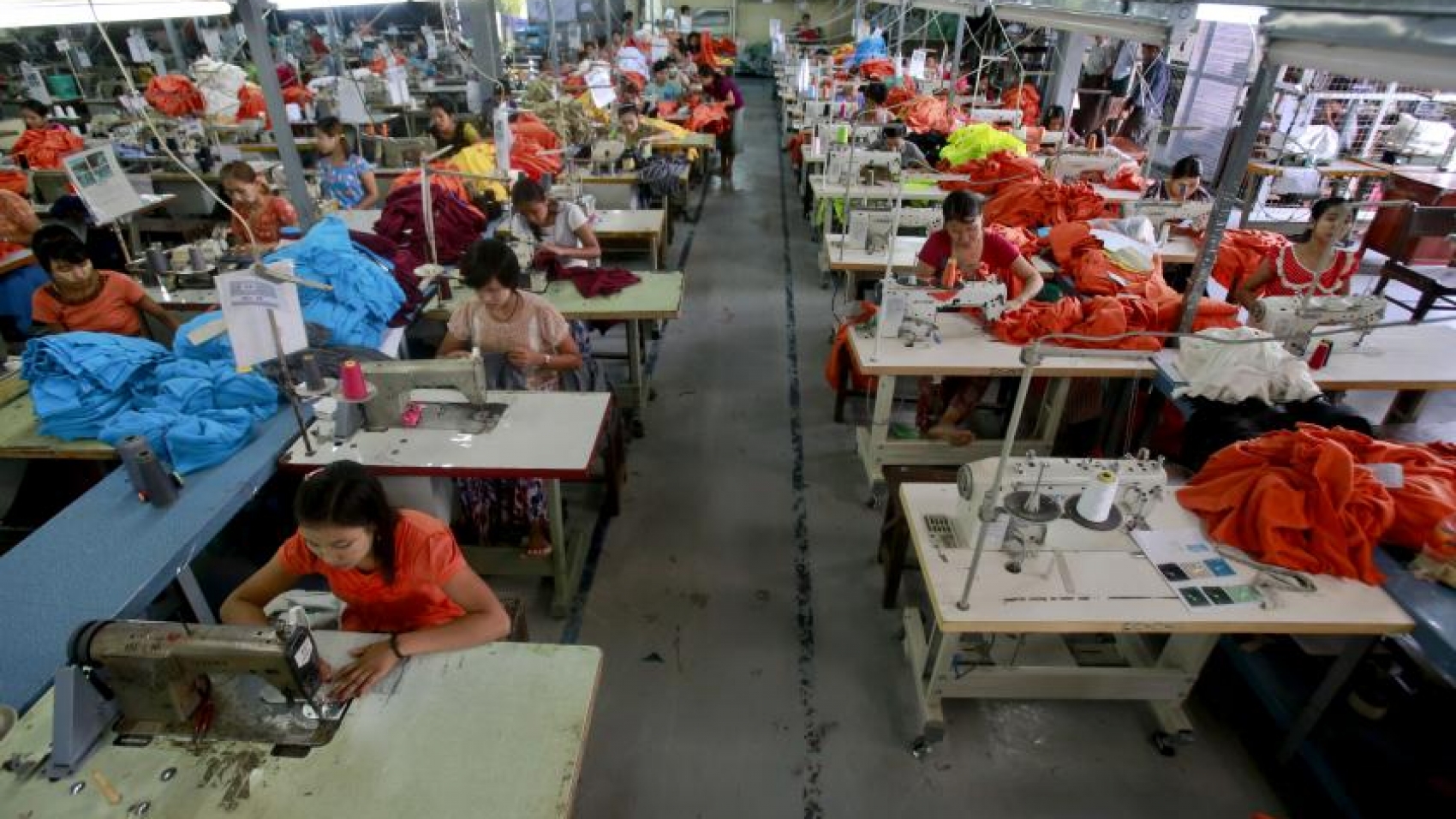 girls-work-in-a-garment-factory_